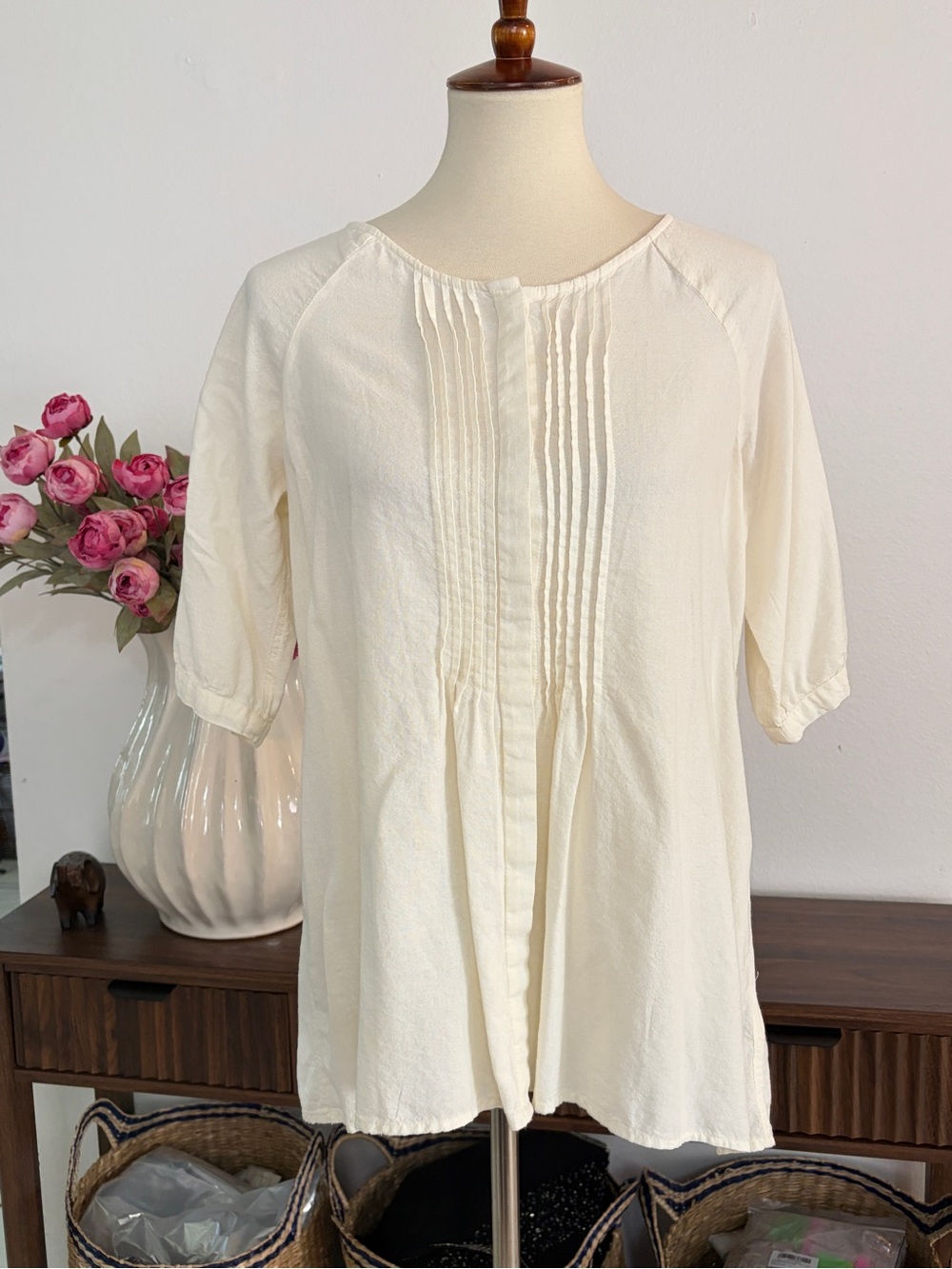Roxy Cream Pintuck Front Blouse Size Medium